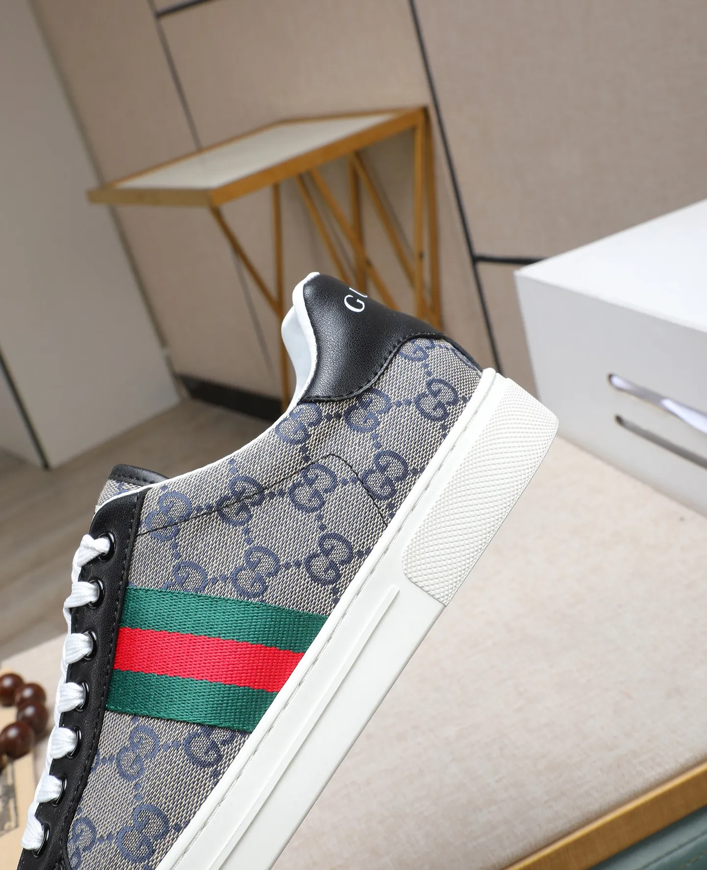 Men's shoes 💰420 GUCCI🔍🔍The latest model is available at the counter simultaneously. Original calfskin imported from Italy, genuine leather lining, (high-end, extravagant and classy) with exquisite workmanship. Sole: Original sole provided by the original factory. ⚠Exclusive double-layer movable molded sole is super comfortable⚠. Photographed in real life. 🎬The real thing is better. 🔍🔍"High quality·Follow the order" code number 38-44